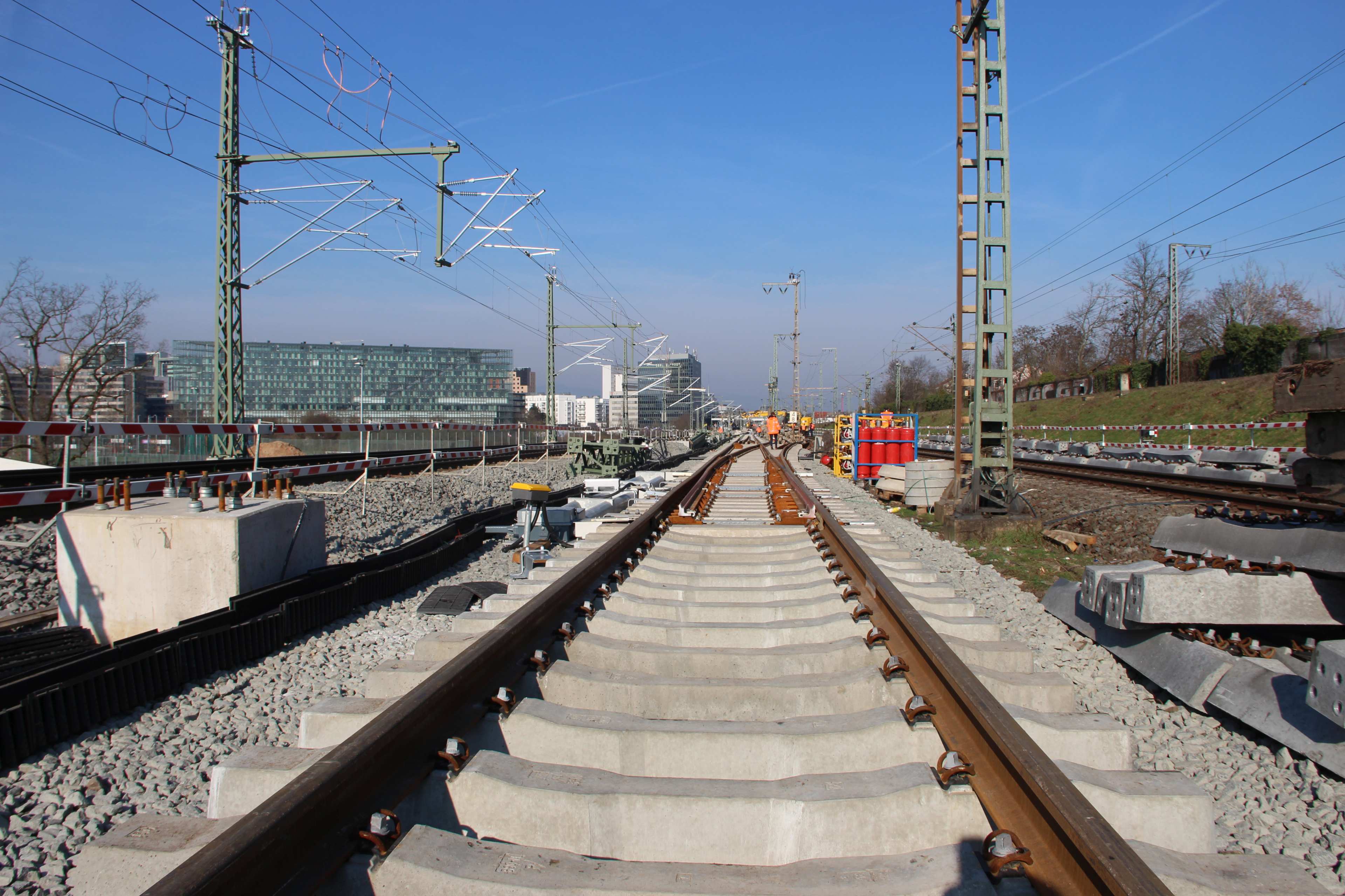 Platz für die neuen Fernbahngleise